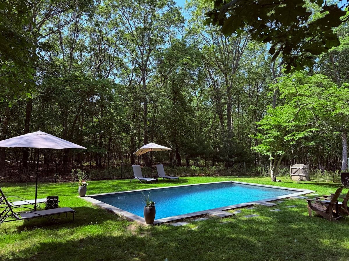 Boulder Villa | East Hampton | Upscale Home with Private Pool photo 3