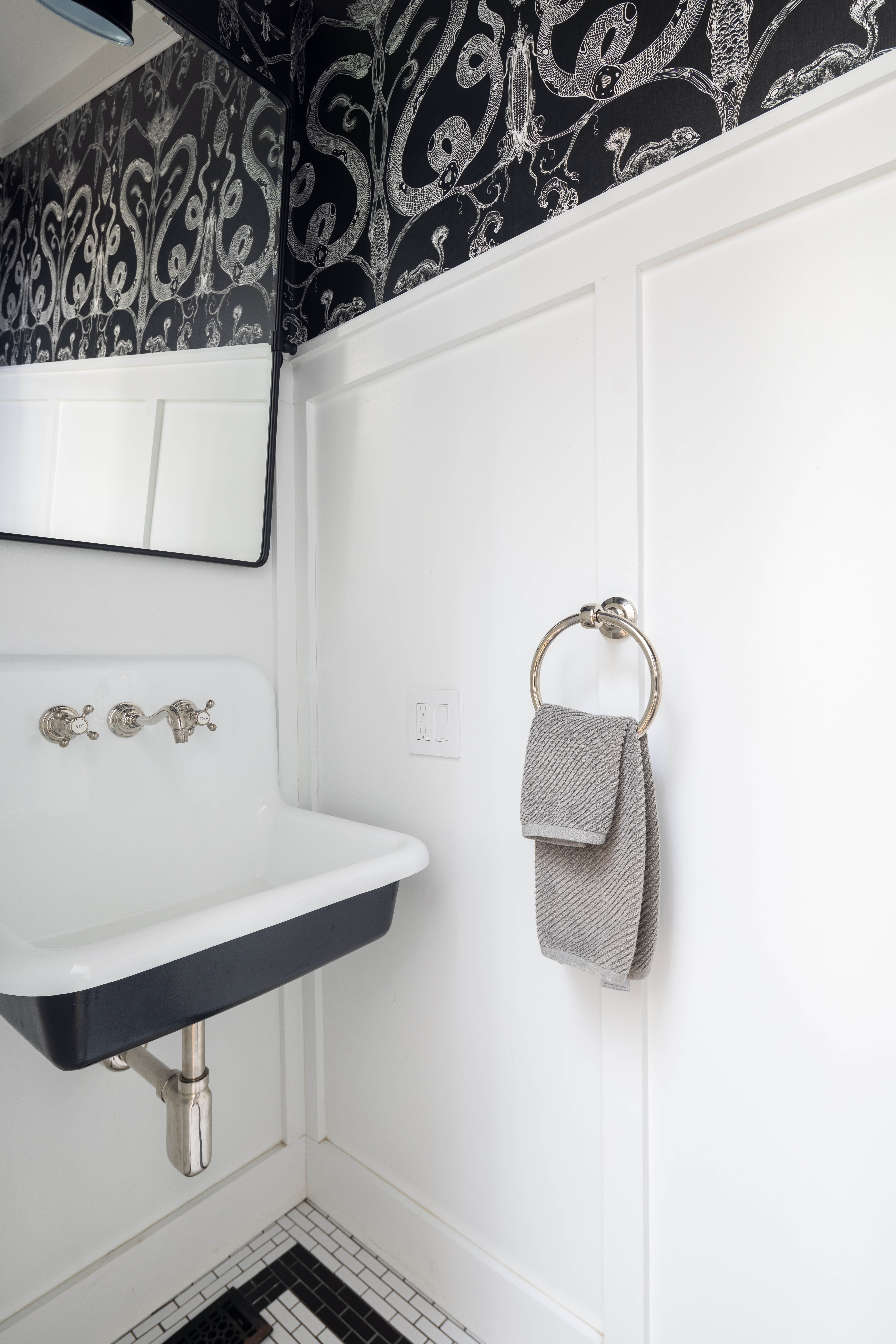 Clearwater House | East Hampton Springs | Stylish Home with Pool & Gym photo 14