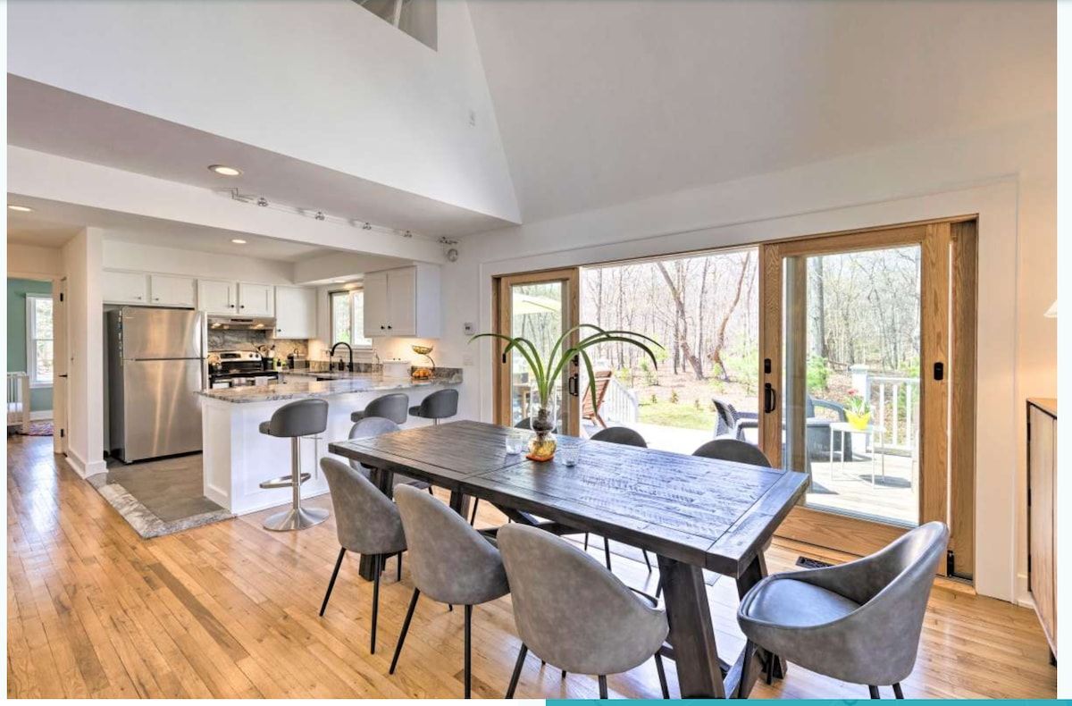 Boulder Villa | East Hampton | Upscale Home with Private Pool photo 14