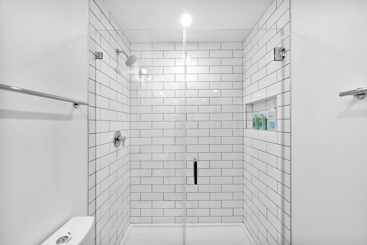 Solstice Haus | Sawtelle | Sunlit Modern Home with Balcony photo 45