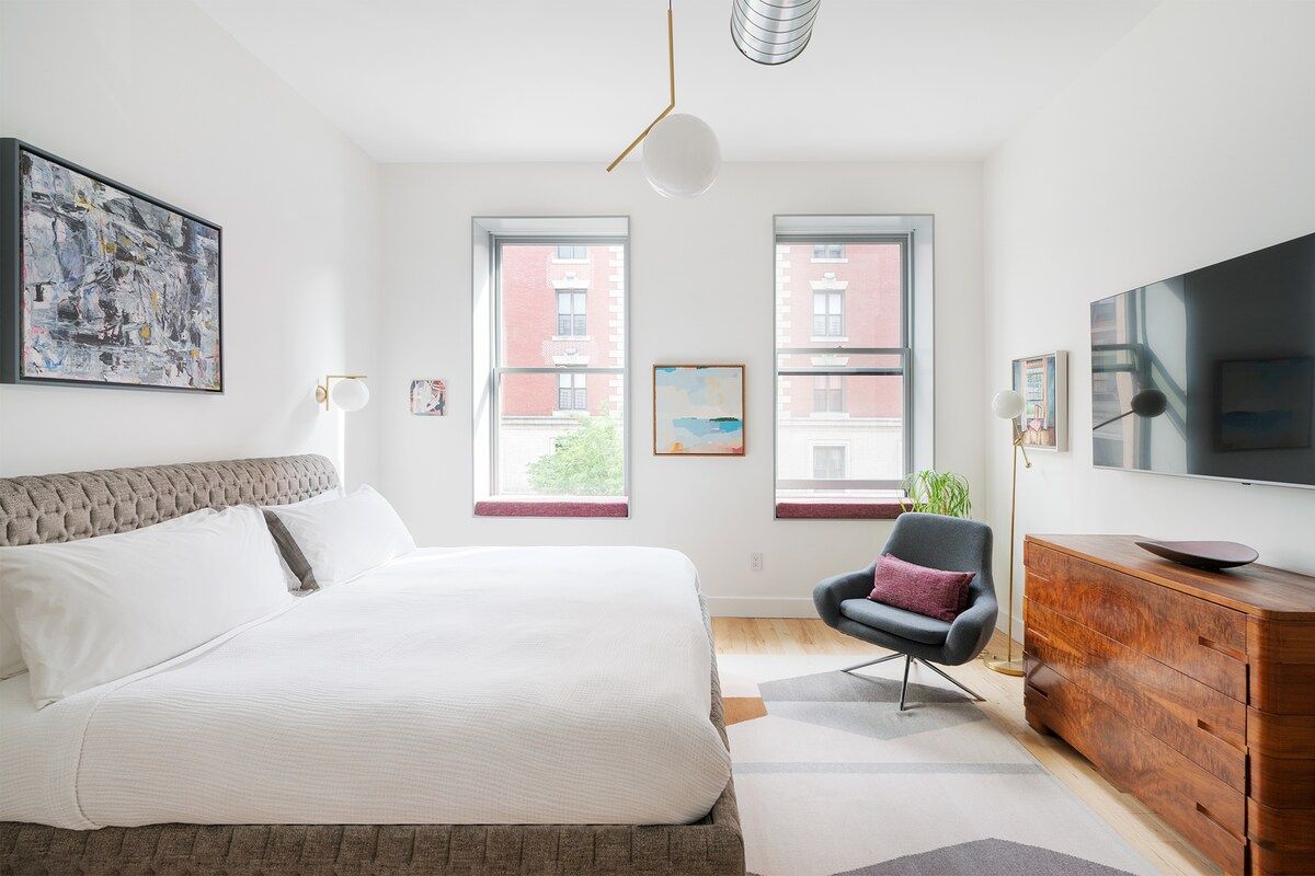 Cheery Harlem | Harlem | Designer Townhouse with Private Backyard photo 4