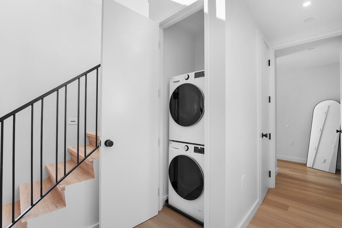 Seren 1108 | Greenpoint | PH with Private Terrace & City Views photo 18