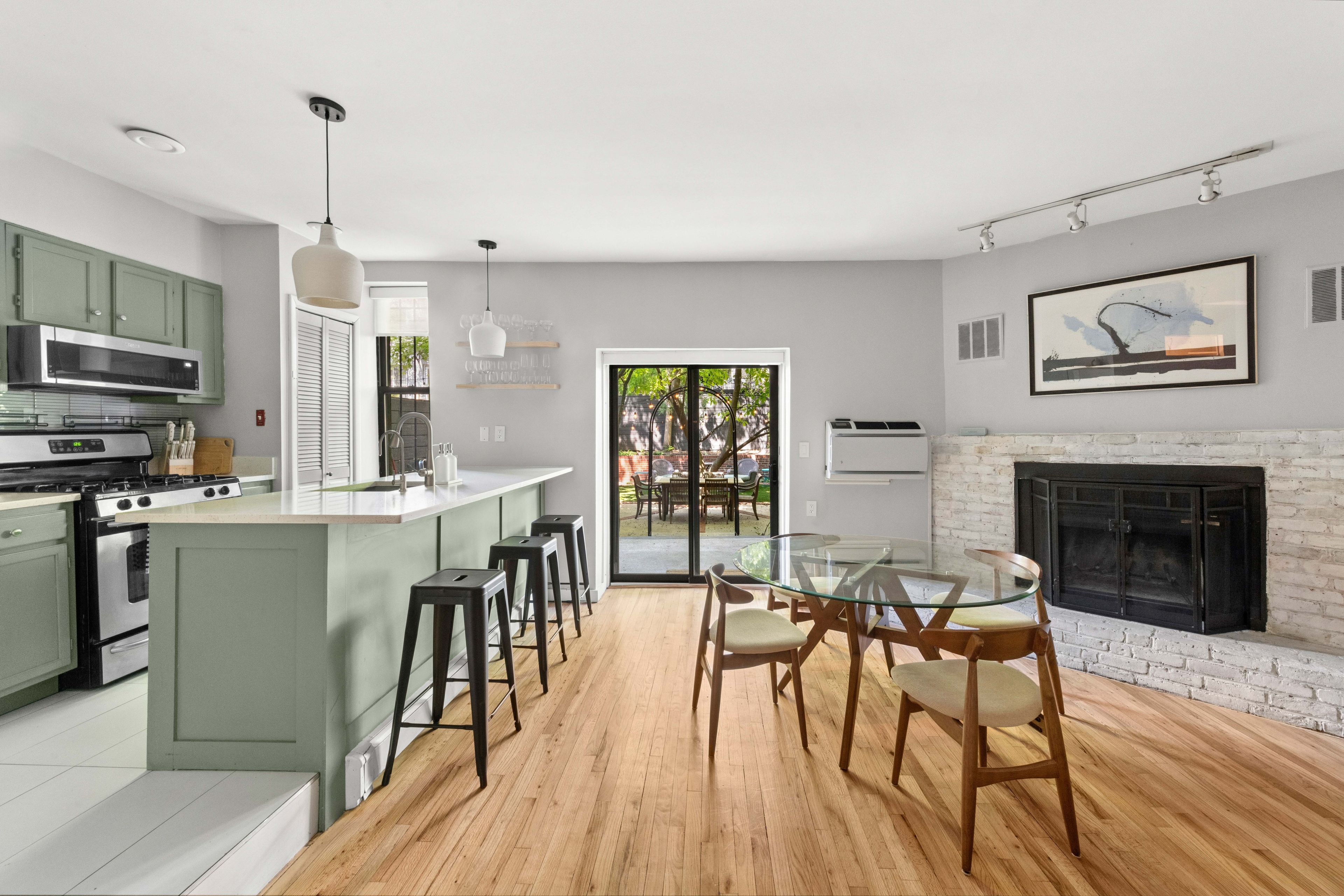 Wyckoff Grove I | Boerum Hill | Townhouse Apartment with Private Garden photo 4