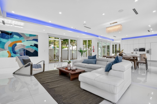 Image of Living space #3