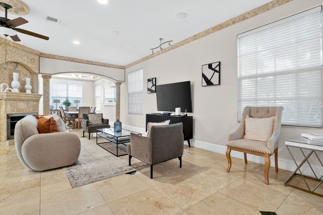 Image of Living space #3