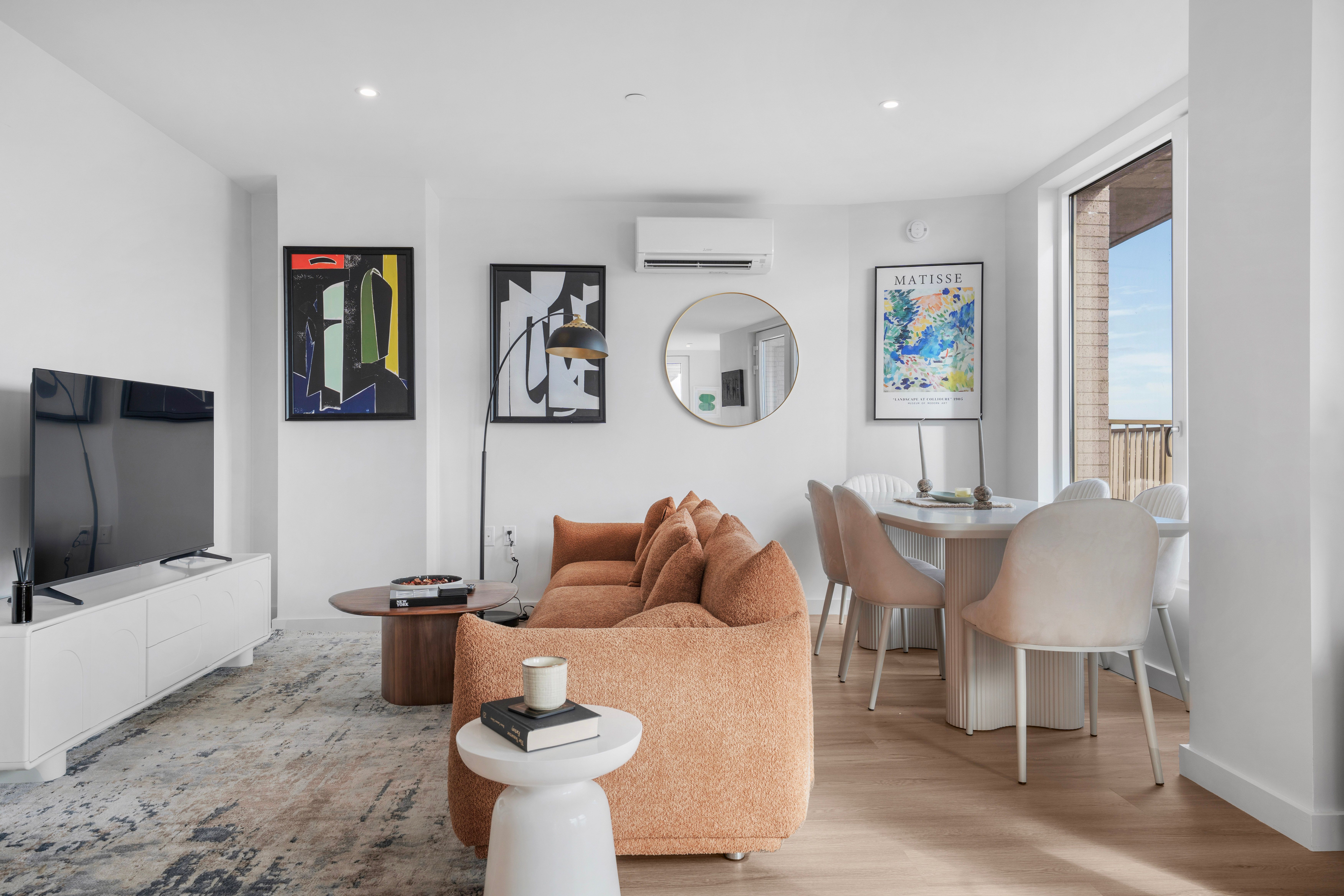 Seren 1006 | Greenpoint | Penthouse w/ Private Deck & River Views photo 4