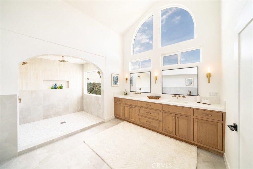 Casa Noire | Baldwin Hills | Luxe Hillside Villa with Hot Tub photo 21