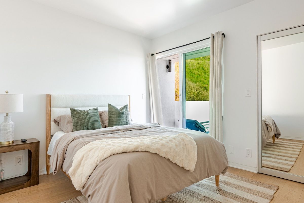 Casa Vista | Malibu | Oceanview with Balcony and Heated Spa photo 26