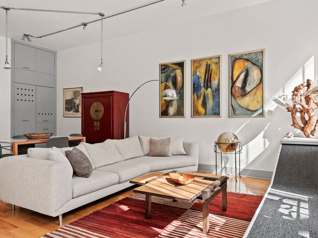 Image of Living space #3