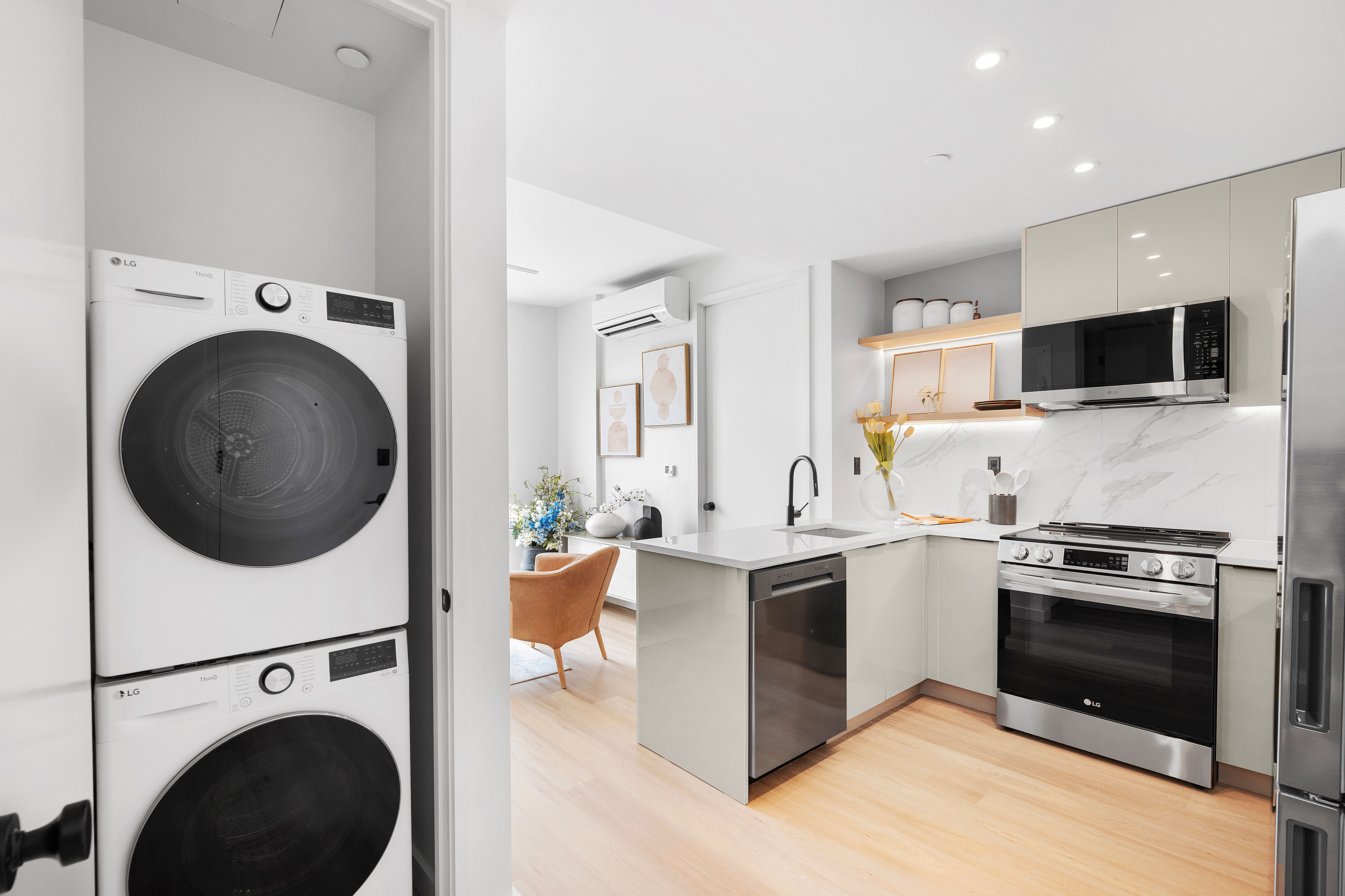 Seren 1102 | Greenpoint | Penthouse w/Private Deck & Views photo 9