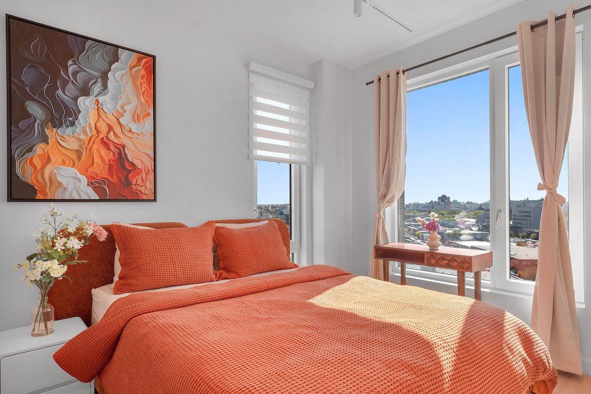 Seren 1108 | Greenpoint | PH with Private Terrace & City Views photo 4