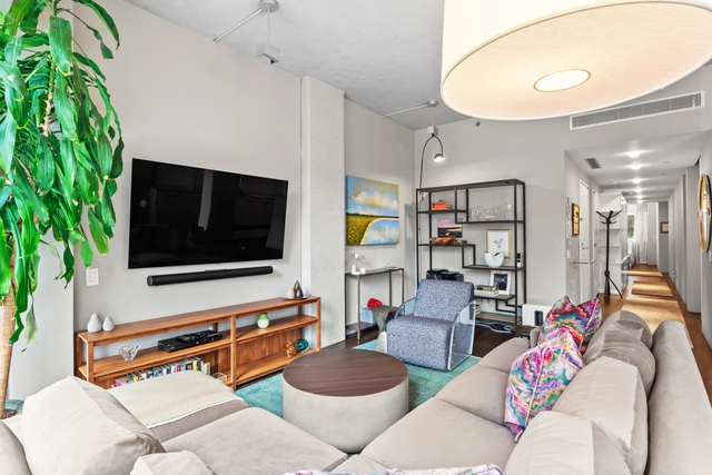 Image of Living space #3