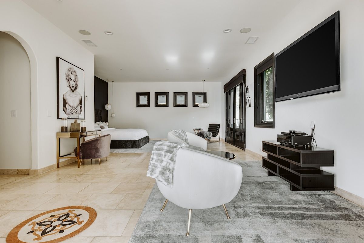 Malibu Sky View Estate | Malibu Hills | Private Estate with Pool & Mountain Views photo 13