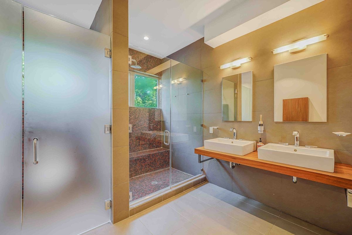 Eastwood Villa | East Hampton | Modern Retreat with Pool and Spa photo 24