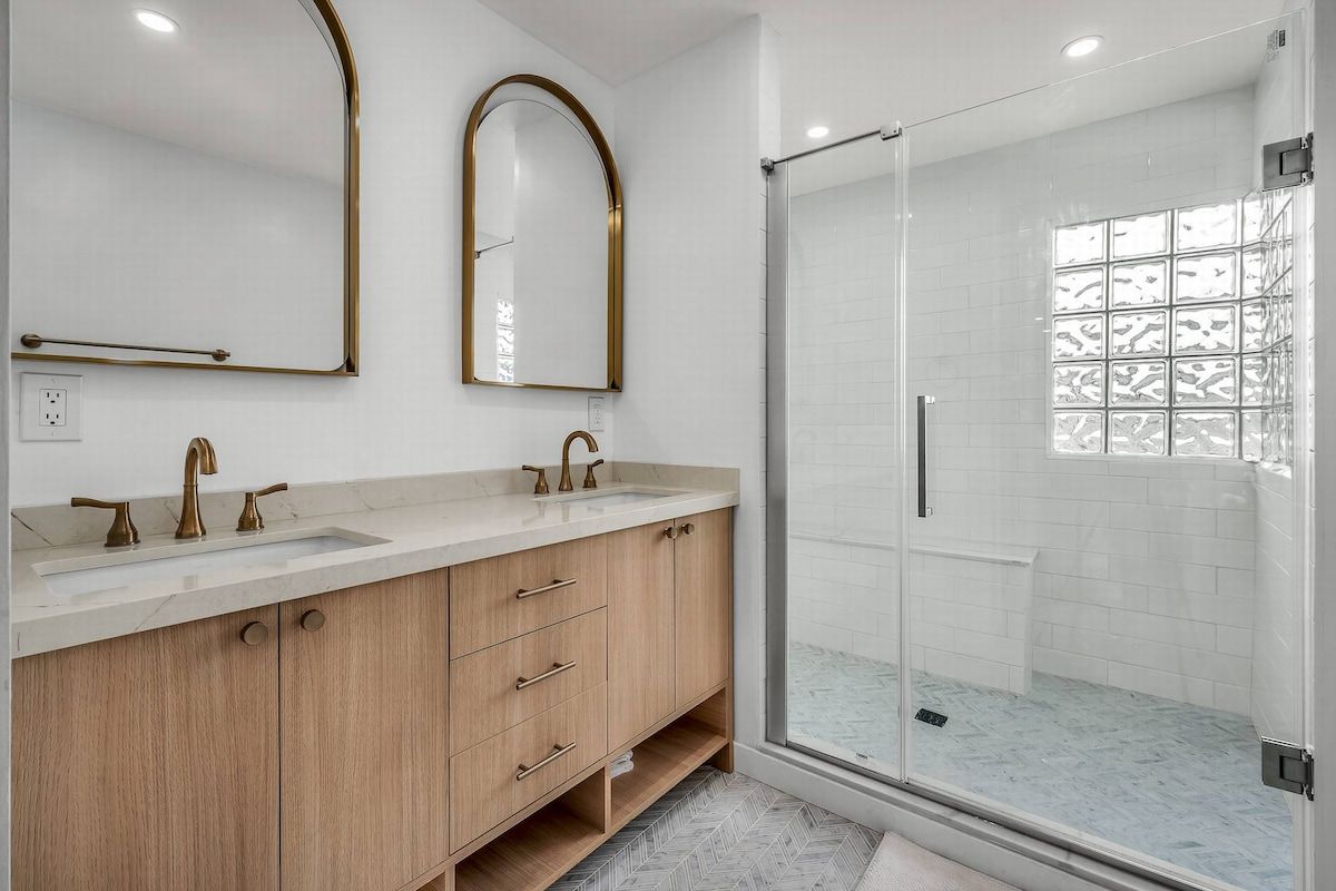 Lumiere Coast | Marina del Rey | Rooftop Designer Townhome photo 16