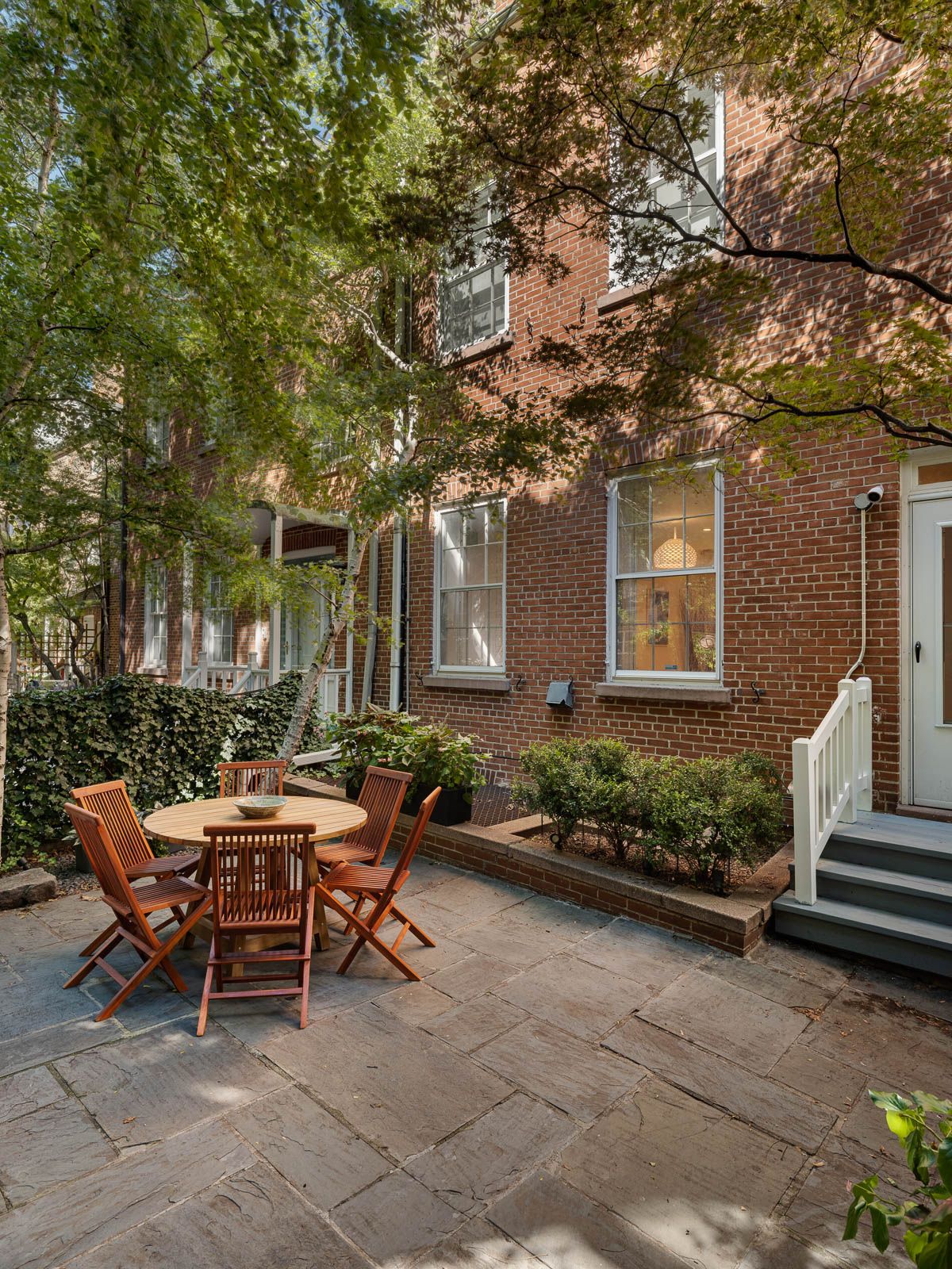 Hudson Terrace by Rove Travel in Tribeca, NYC - Outdoor Patio, Garden with Table