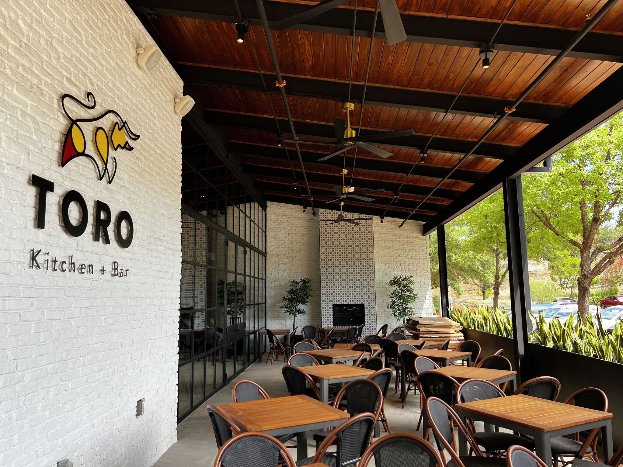 TORO Kitchen & Lounge