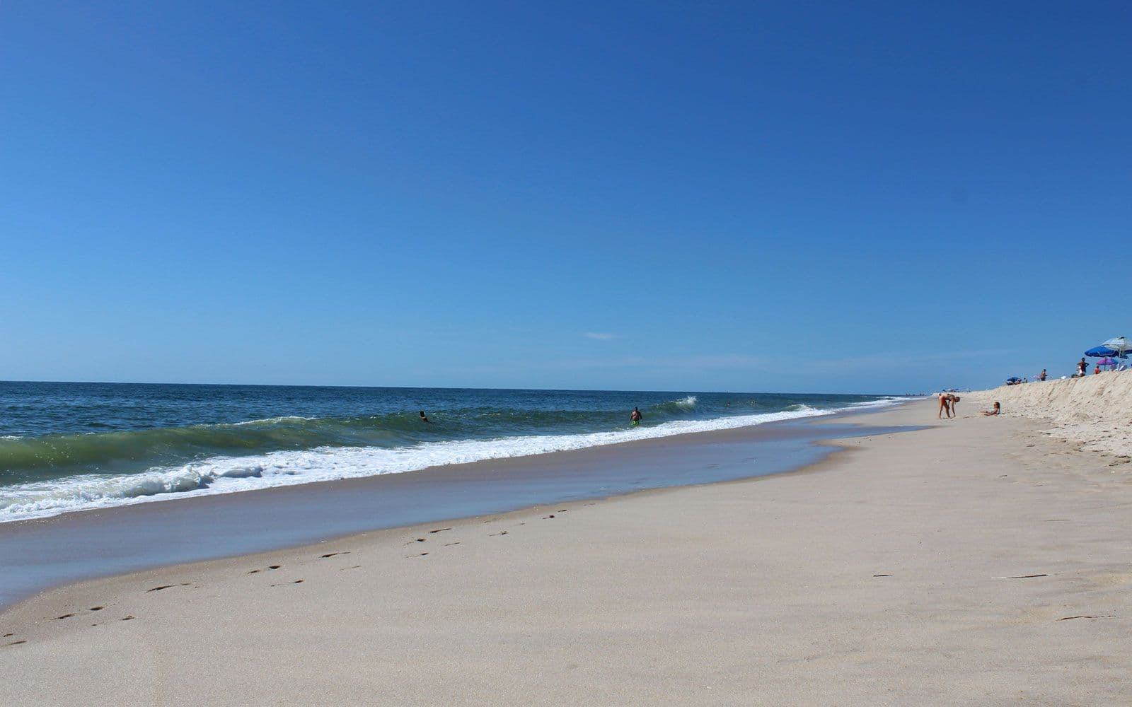 Rove's Featured Must-See: Cooper's Beach