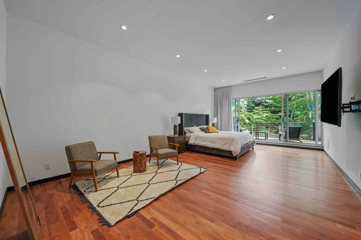 Eastwood Villa | East Hampton | Modern Retreat with Pool and Spa photo 21