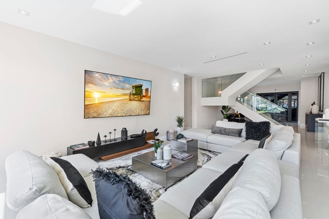 Image of Living space #3