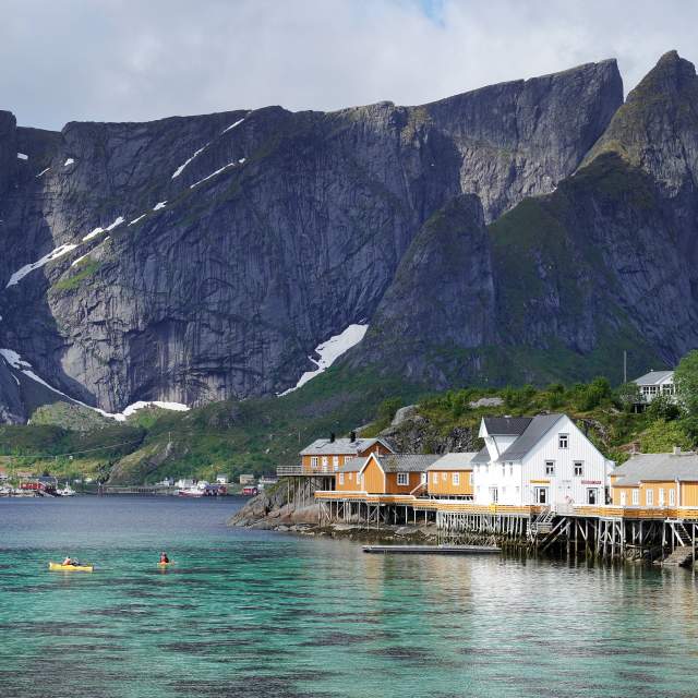 Breakfast at a ferry-side café