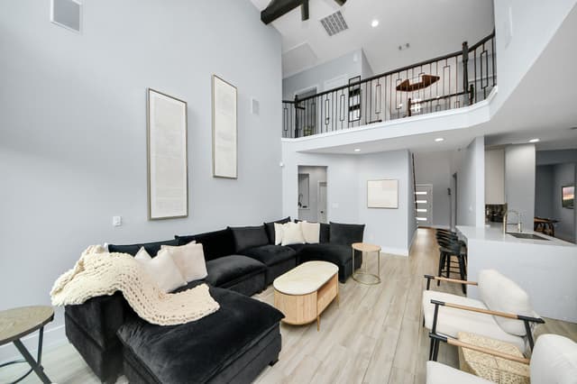 Image of Living space #5