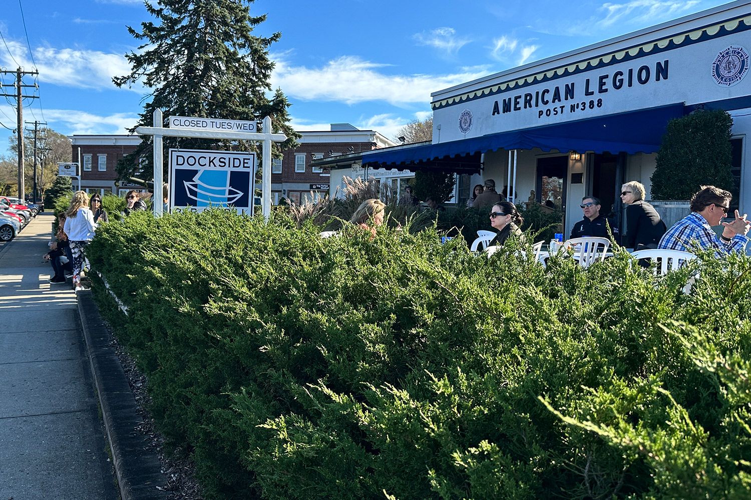 Dockside Bar & Grill