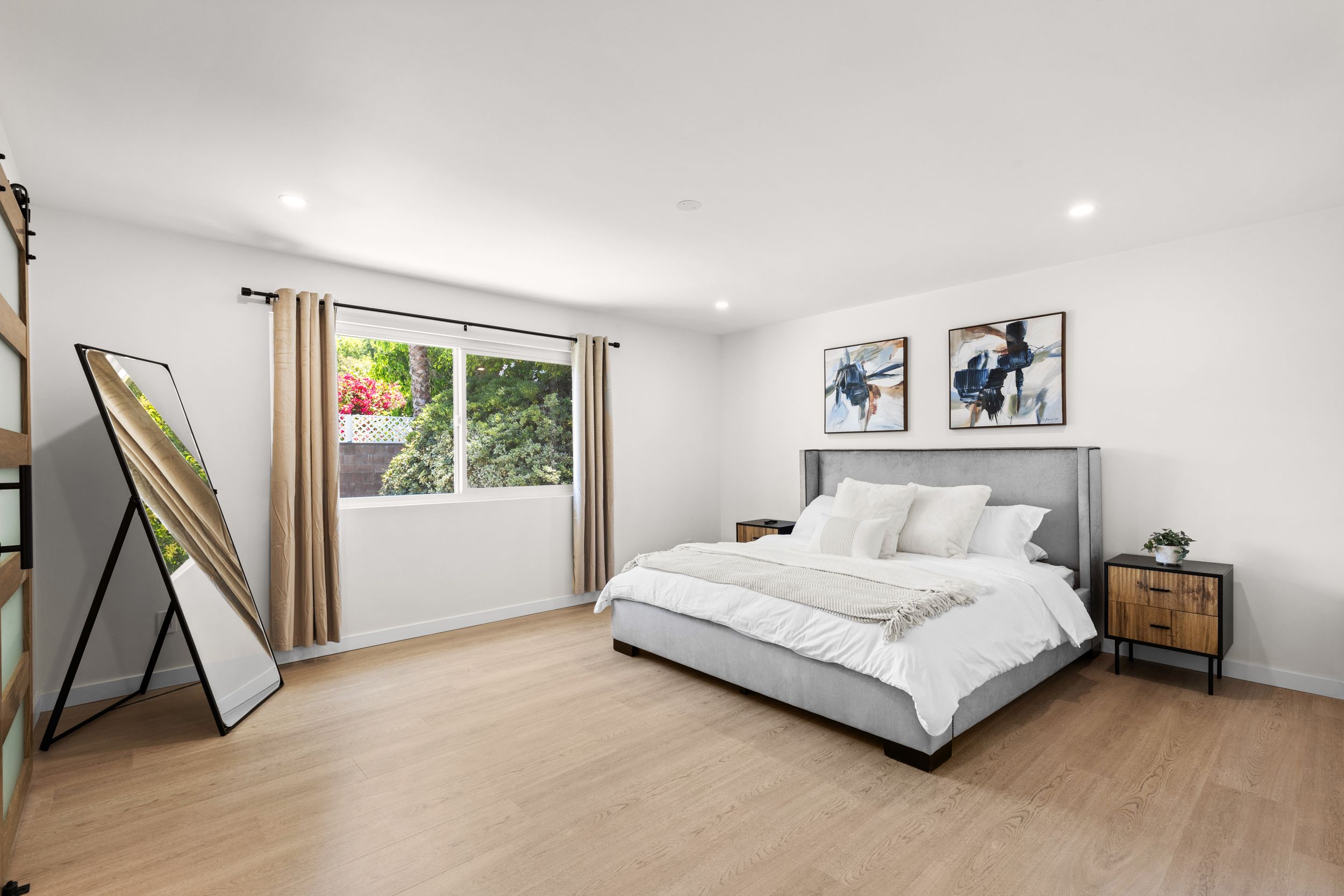 Whitaker Place | Northridge | Modern Designer Home photo 18