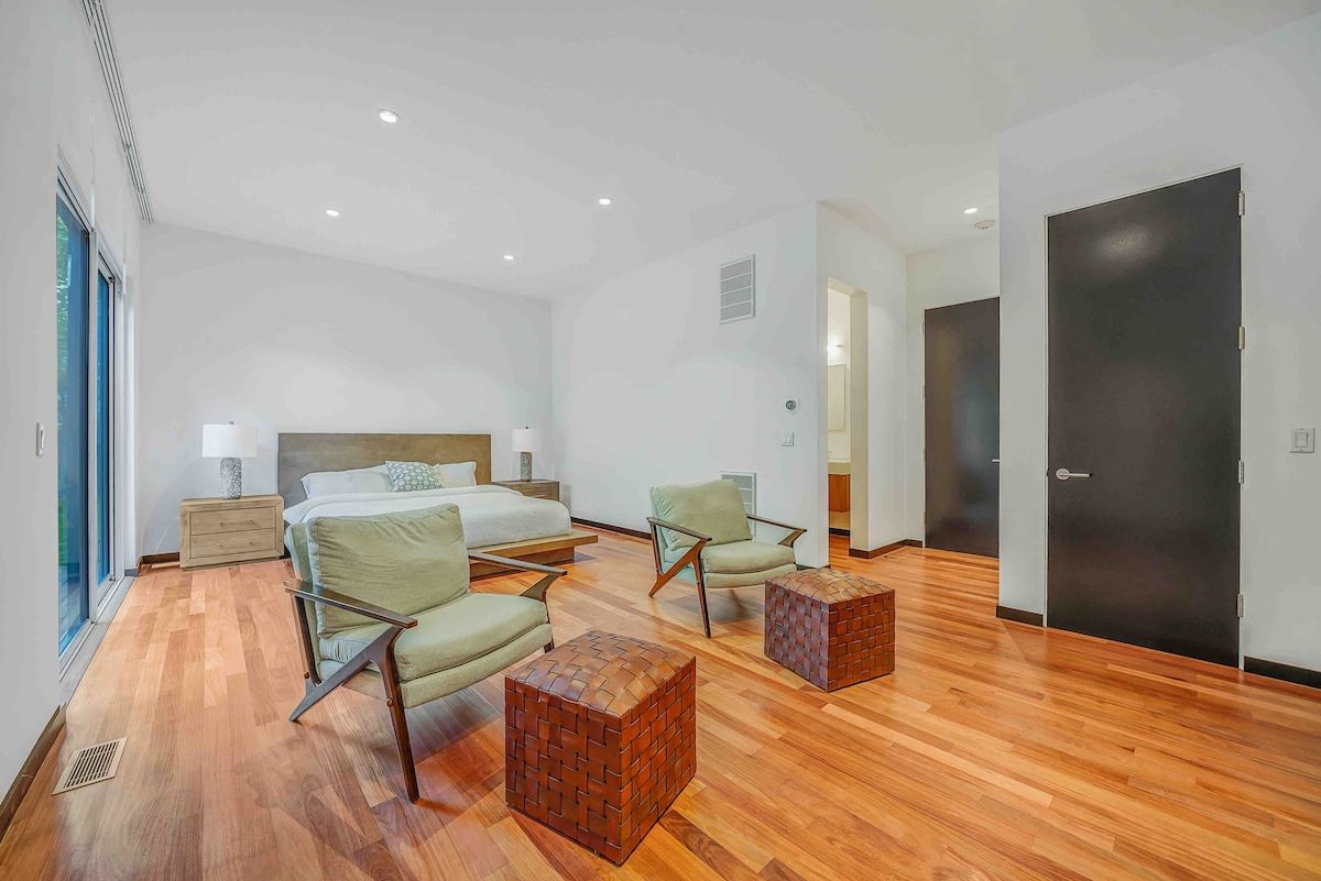 Eastwood Villa | East Hampton | Modern Retreat with Pool and Spa photo 26