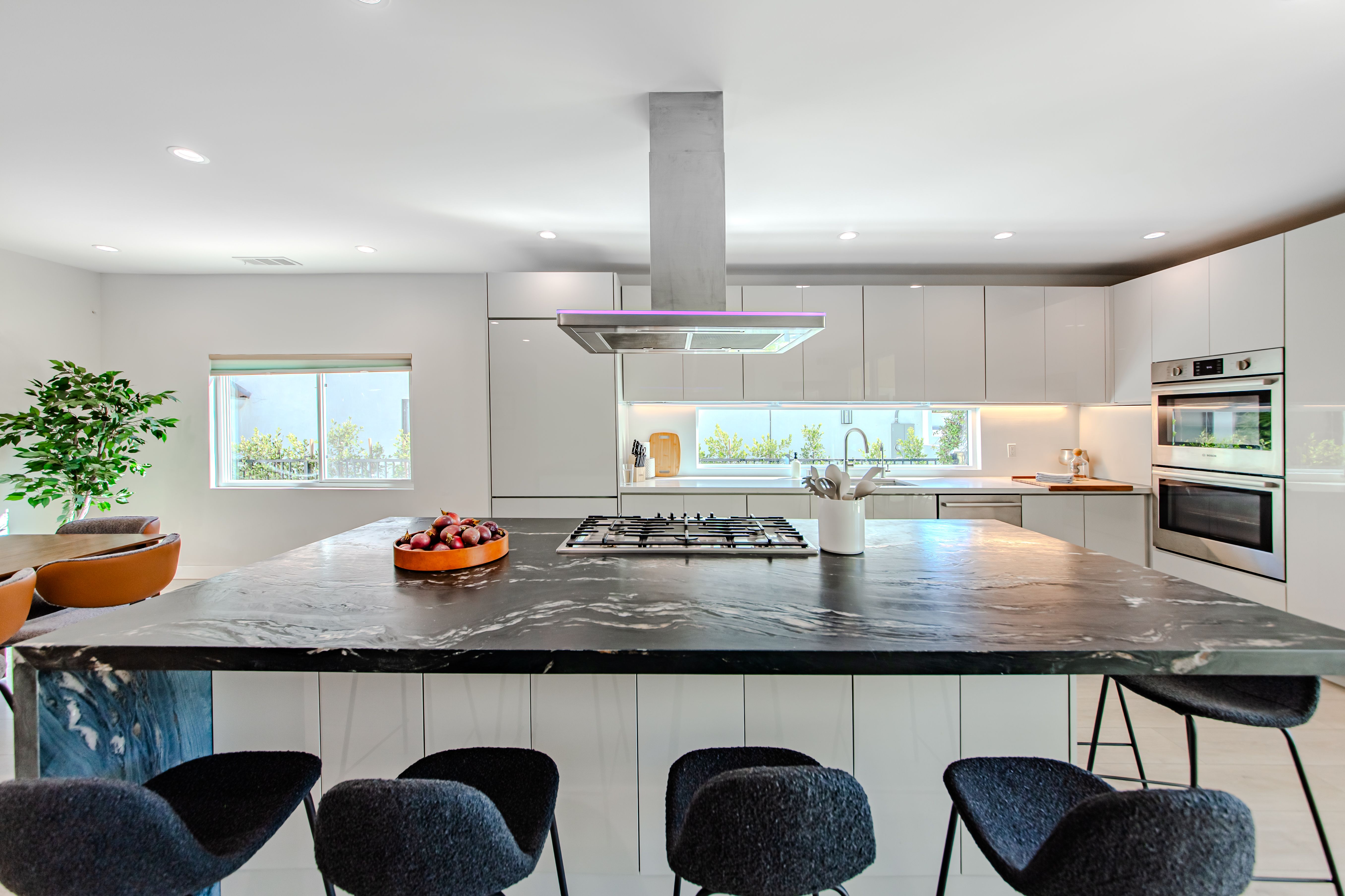 Casa Formosa | Fairfax | Hollywood Home w/ Pool & Modern Interior photo 4