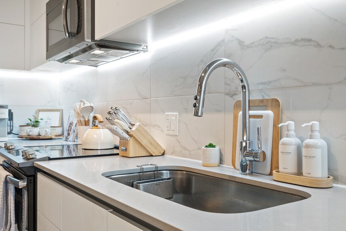 Palm Haven | Flagler Village | Apartment with Balcony & Rooftop Pool photo 20