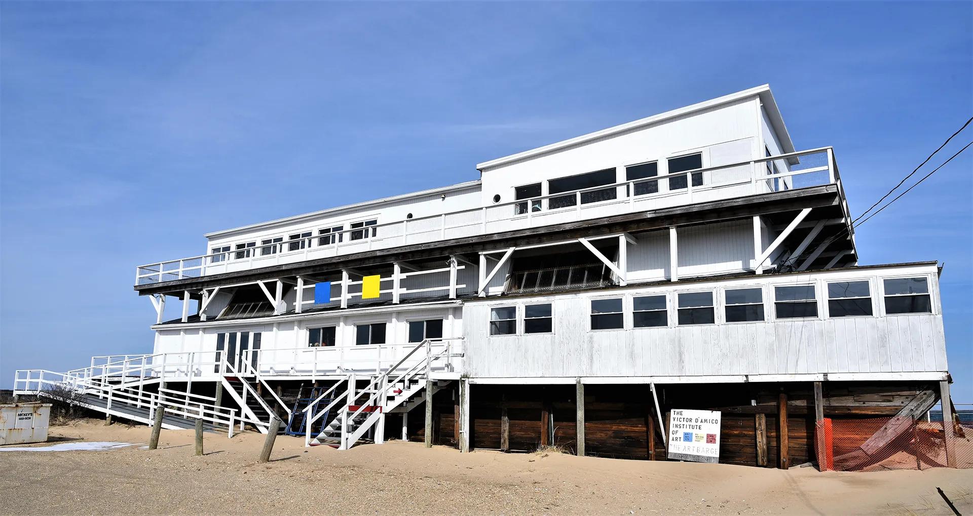 The Art Barge (Victor D’Amico Institute)