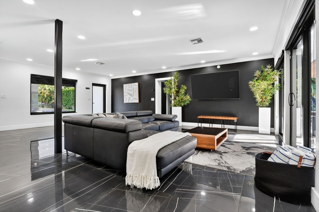 Image of Living space #5