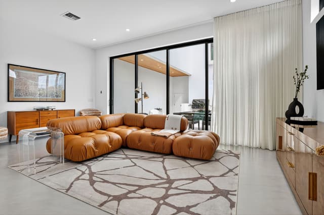 Image of Living space #3