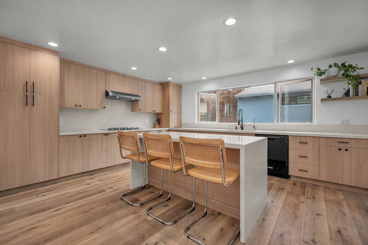 Lumiere Coast | Marina del Rey | Rooftop Designer Townhome photo 2