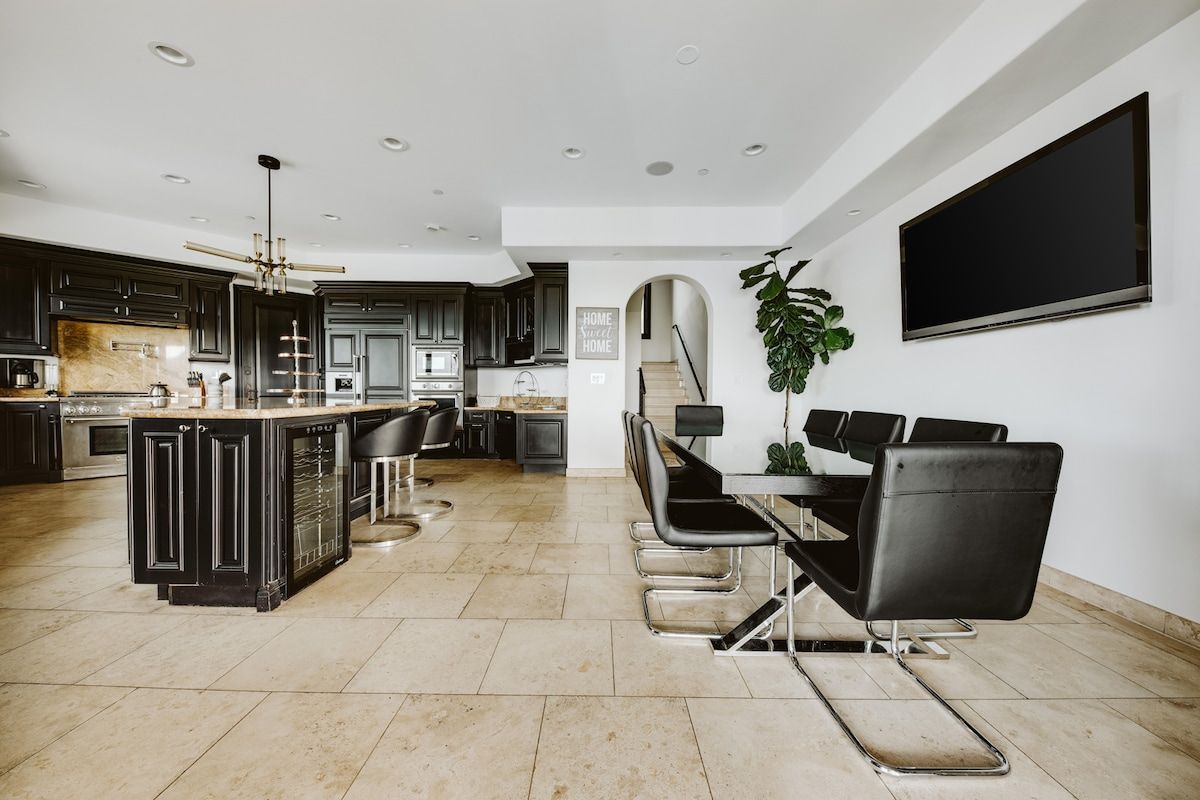 Malibu Sky View Estate | Malibu Hills | Private Estate with Pool & Mountain Views photo 9