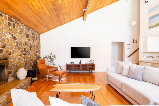 Image of Living space #2