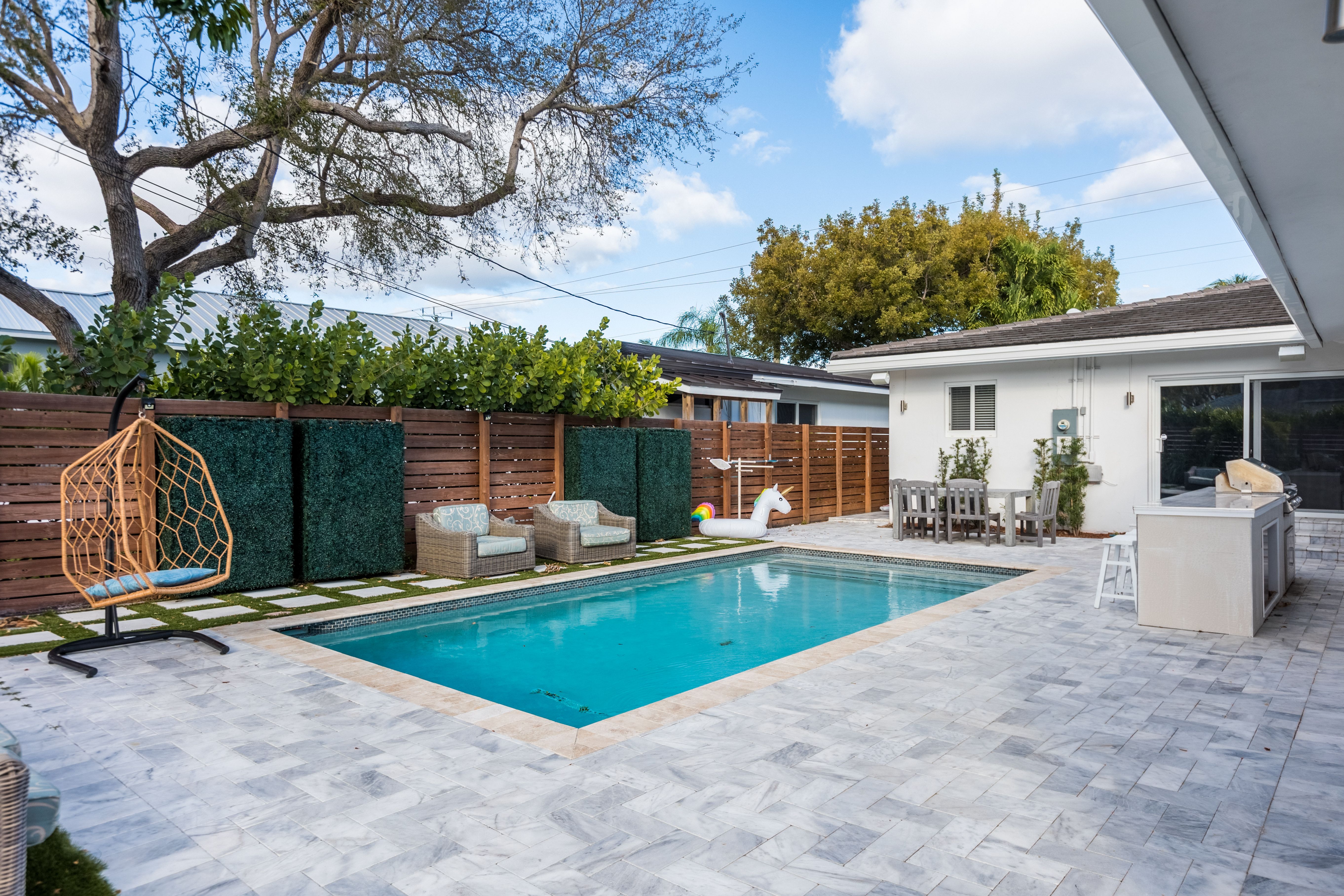 Swimming Pool Vacation Rentals with Swinging Chair BBQ and Outdoor Furniture