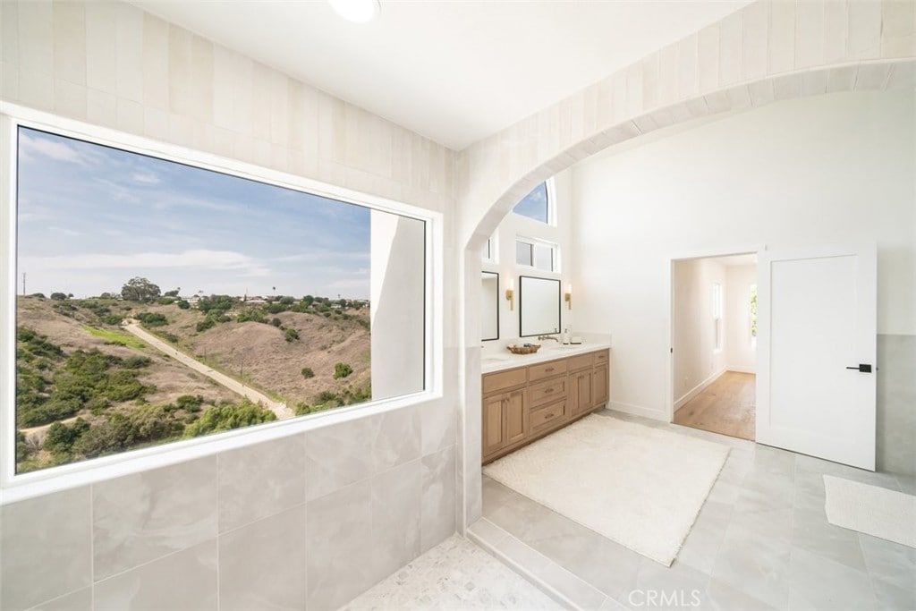 Casa Noire | Baldwin Hills | Luxe Hillside Villa with Hot Tub photo 23