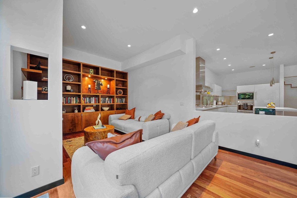 Eastwood Villa | East Hampton | Modern Retreat with Pool and Spa photo 16