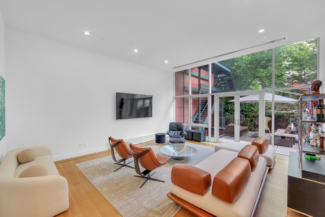 Image of Living space #2