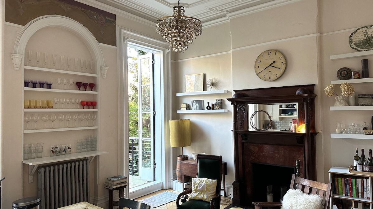 Grand Place | Clinton Hill | Brownstone Duplex w/ Private Garden photo 9