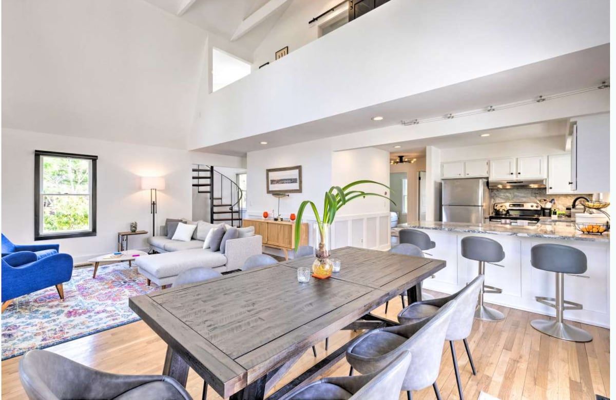 Boulder Villa | East Hampton | Upscale Home with Private Pool photo 10