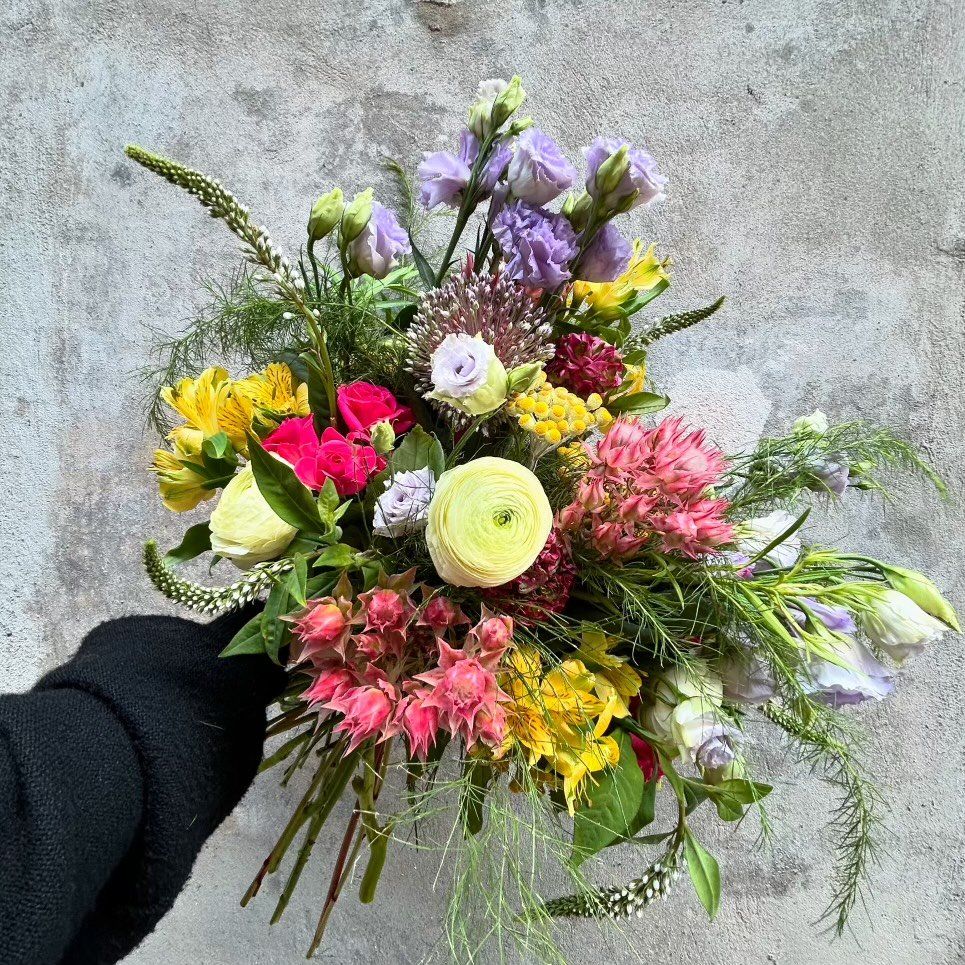 Susan’s Flowers & Artisan Boutique