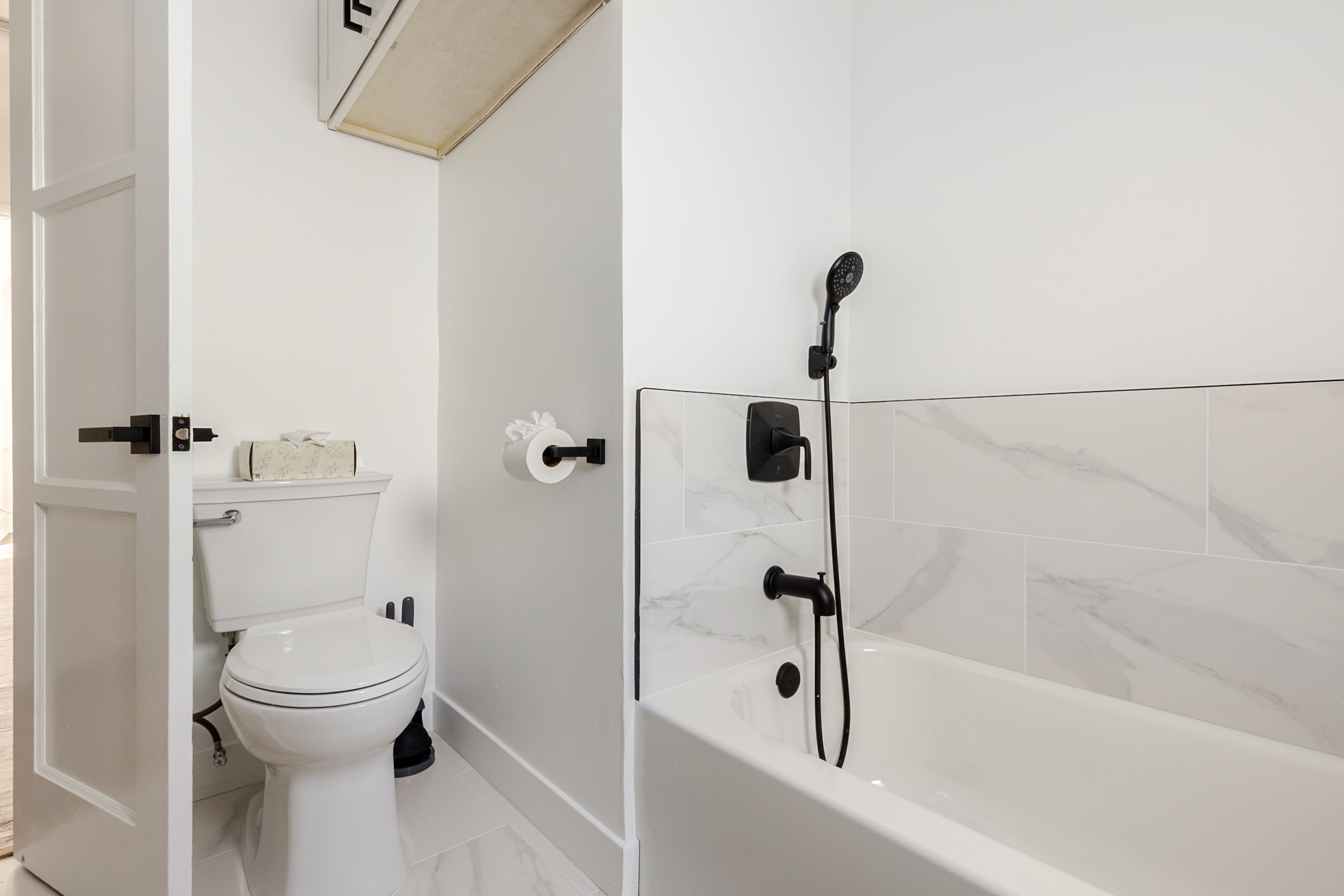 Alta Vista | Hollywood | Designer Home w/Private Backyard & Hot Tub photo 30