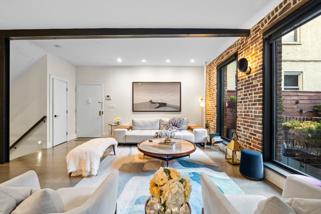 Image of Living space #2