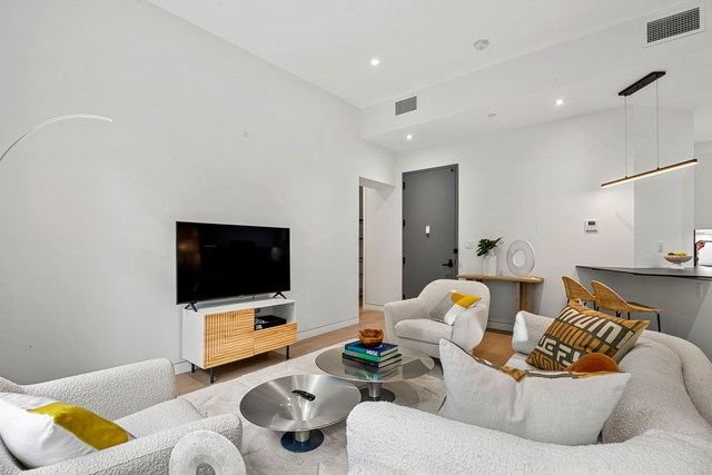 Image of Living space #5