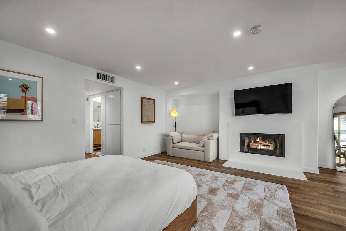 Lumiere Coast | Marina del Rey | Rooftop Designer Townhome photo 11