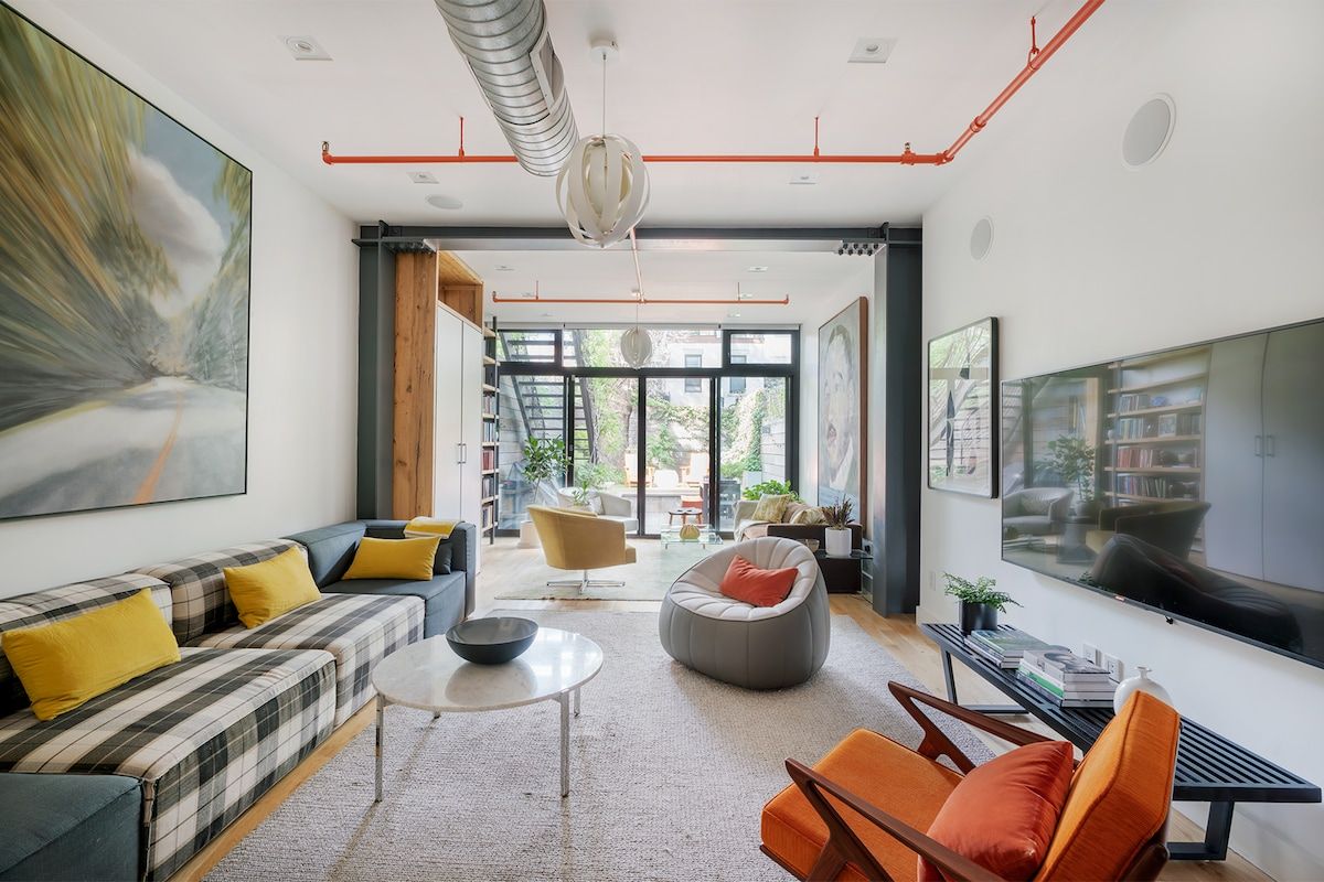 Cheery Harlem | Harlem | Designer Townhouse with Private Backyard main photo