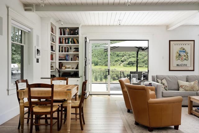 Image of Living space #3